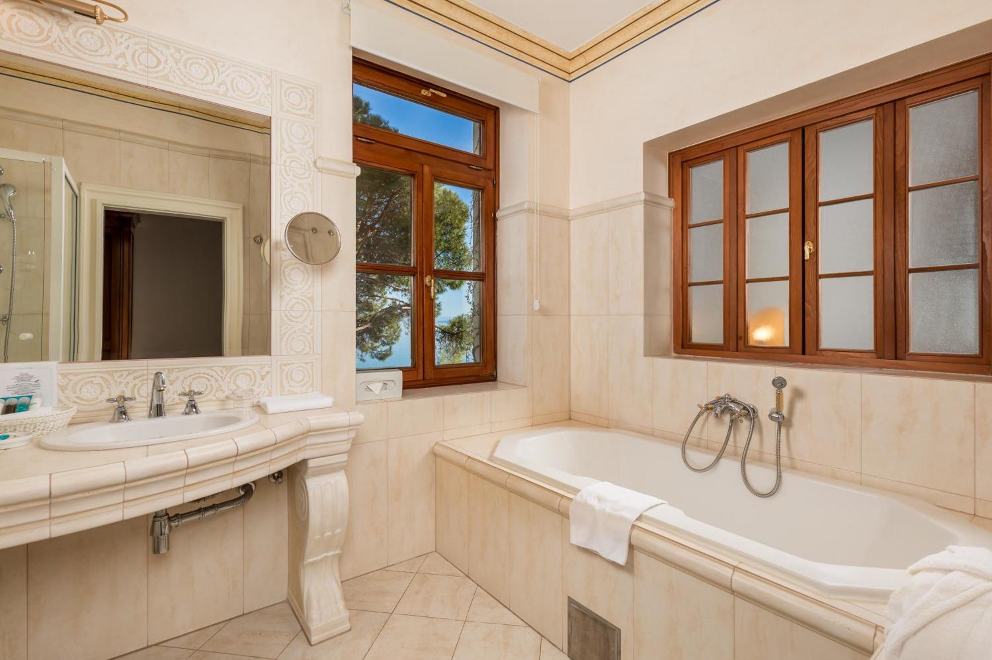 Hotel Miramar Opatija Dış mekan fotoğraf